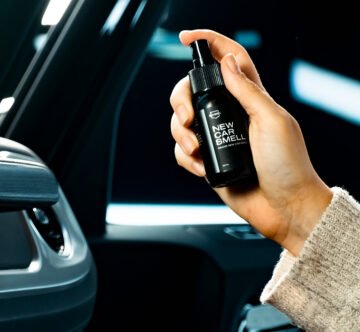 A new uniquely perfumed deodorising product that recreates the new car smell of a vehicle